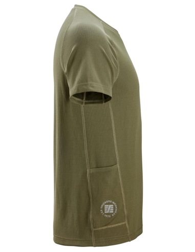 2556 - T-SHIRT STAY FRESH SNICKERS...